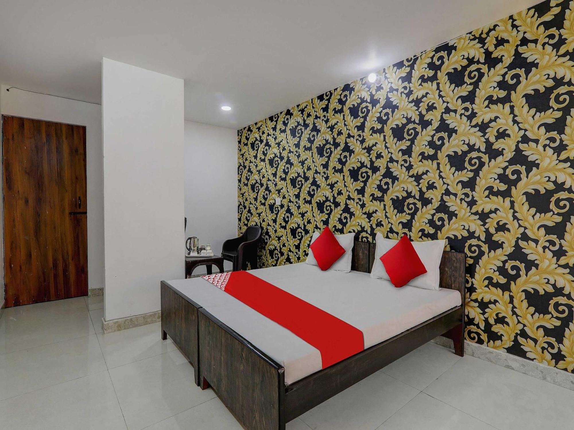 O Ck Near Chaudhary Charan Singh International Airport